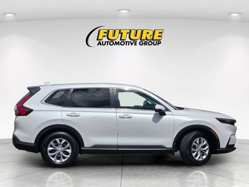 Used 2025 Honda CR-V LX image 3