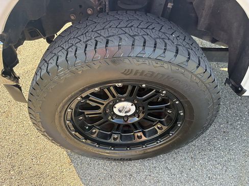 Used 2018 Ford F250 XLT AWD/4WD image 9