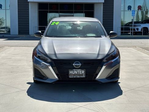Used 2024 Nissan Altima 2.5 SV FWD image 12