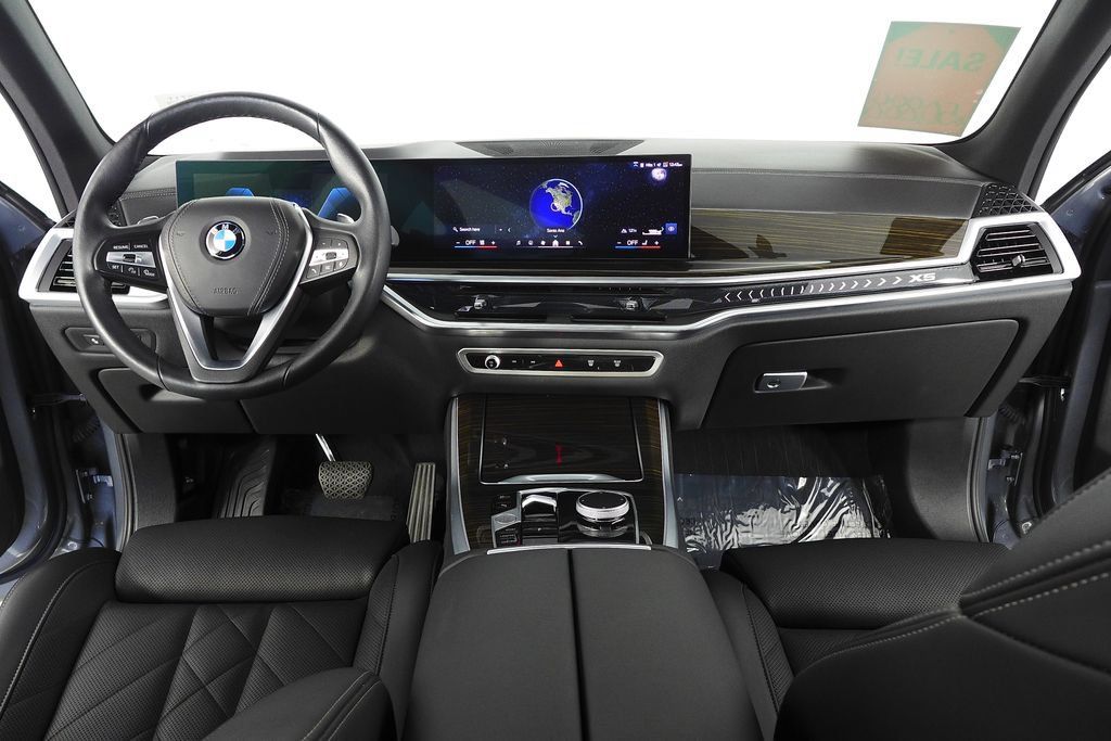 Certified 2024 BMW X5 xDrive40i w/ Parking Assistance Package AWD/4WD image 25