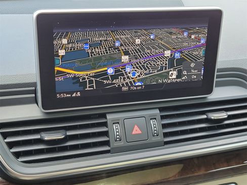 Used 2018 Audi Q5 2.0T Premium Plus w/ Premium Plus Package image 21