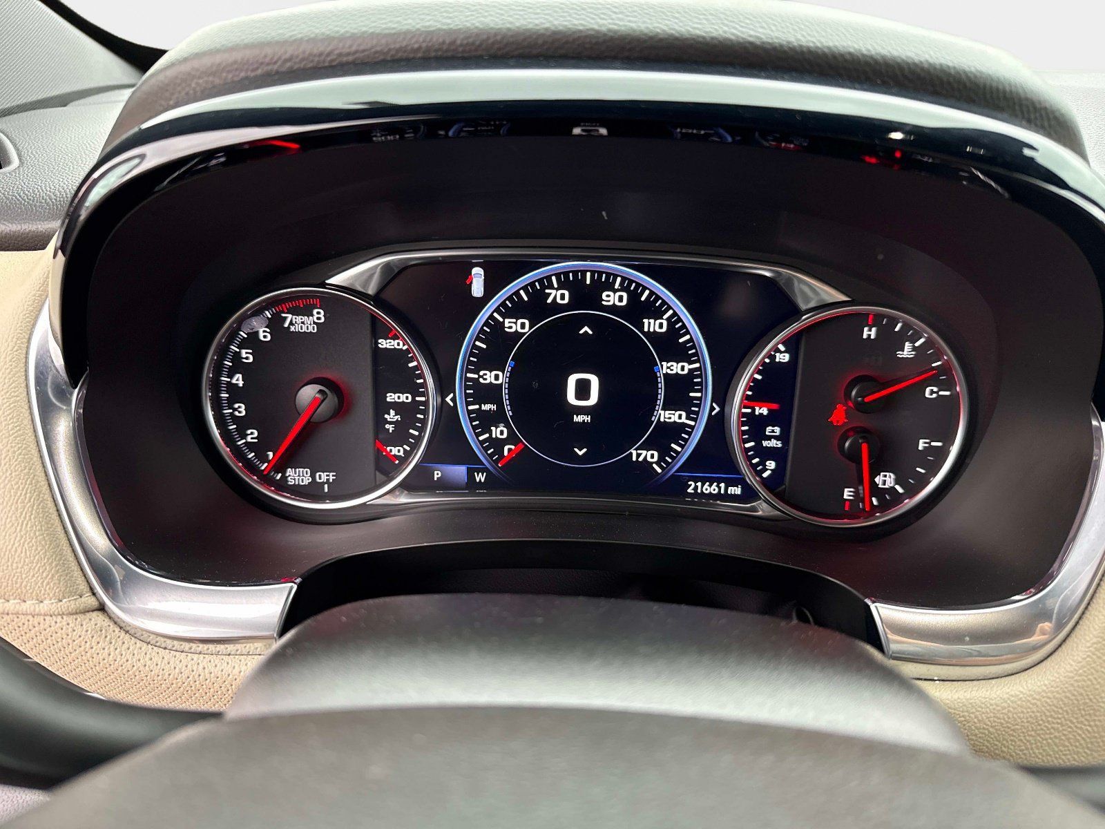 Used 2023 Chevrolet Traverse Premier FWD image 29