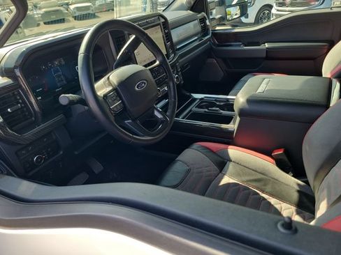 Used 2023 Ford F250 Lariat w/ Lariat Ultimate Package AWD/4WD image 3