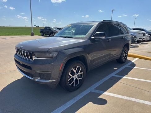 Used 2024 Jeep Grand Cherokee L Limited w/ Luxury Tech Group II image 2