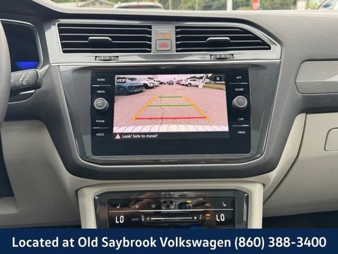 Used 2022 Volkswagen Tiguan SE w/ Panoramic Sunroof Package AWD/4WD image 41