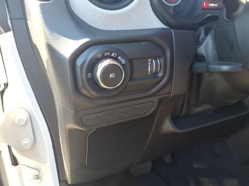 Used 2025 Jeep Wrangler Unlimited Sport AWD/4WD image 19
