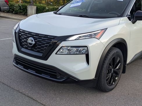 Used 2023 Nissan Rogue SV w/ SV Premium B Package FWD image 10