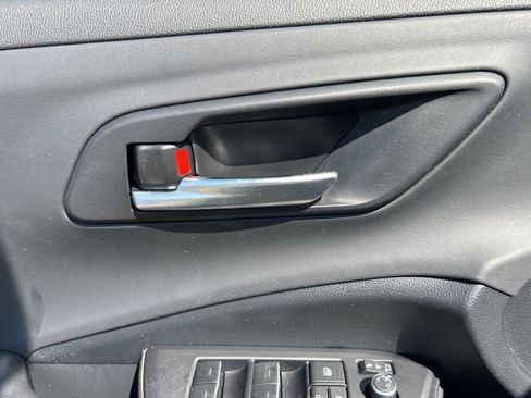 Used 2023 Toyota Crown XLE image 18