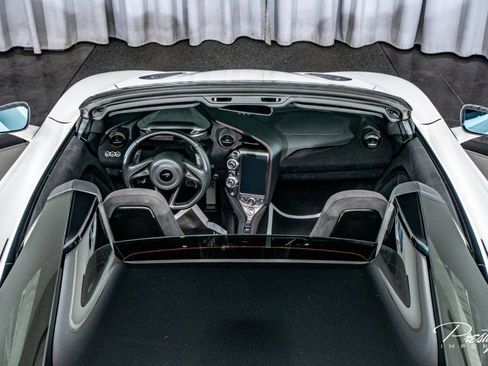 Used 2022 McLaren 720S Spider image 31