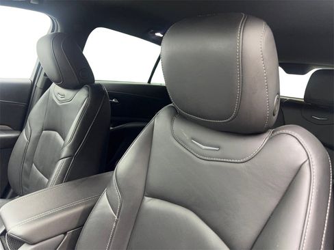 Used 2024 Cadillac XT4 Premium Luxury image 27