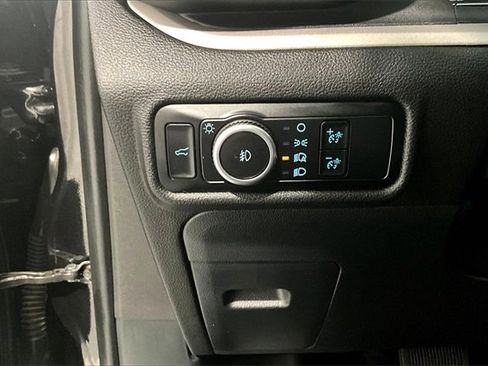 Used 2023 Ford Explorer XLT image 39