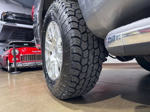 Used 2019 Nissan Titan SV AWD/4WD image 44
