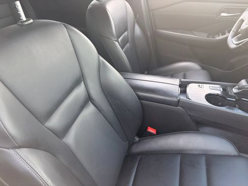 Certified 2023 Nissan Rogue SV w/ SV Premium Package FWD image 11