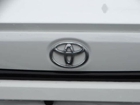 Certified 2022 Toyota Corolla SE image 9