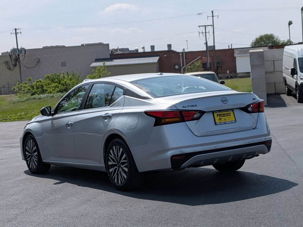 Used 2024 Nissan Altima 2.5 SV FWD image 5
