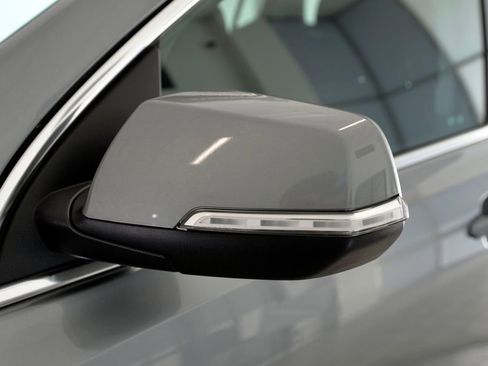 Used 2023 GMC Acadia SLE w/ Driver Convenience Package image 12