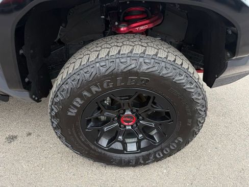 Used 2025 Toyota Tacoma TRD Pro image 9