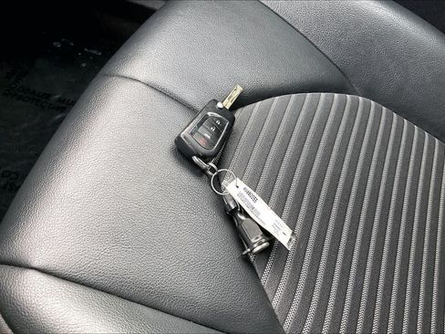 Used 2024 Toyota Camry SE FWD image 14