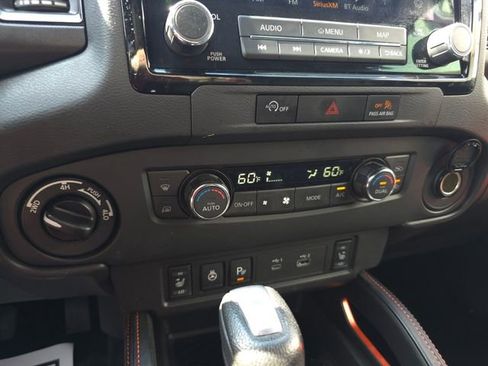 Used 2023 Nissan Frontier PRO-4X w/ Pro-4X Premium Package image 17