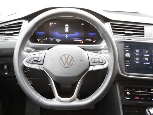 Used 2023 Volkswagen Tiguan SE AWD/4WD image 18