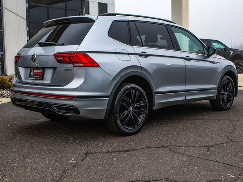 Used 2022 Volkswagen Tiguan SE R-Line image 6