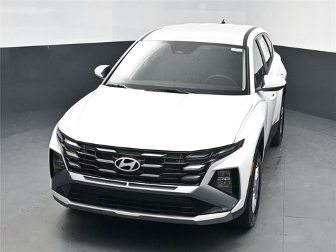 New 2026 Hyundai Tucson SE image 11