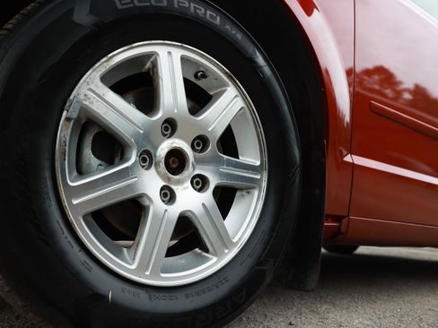 Used 2008 Chrysler Town & Country Touring w/ Entertainment Group #2 FWD image 34