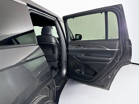 Used 2024 Jeep Grand Cherokee L Limited w/ Luxury Tech Group II image 34