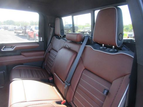 New 2026 GMC Sierra 3500 Denali Ultimate AWD/4WD image 13