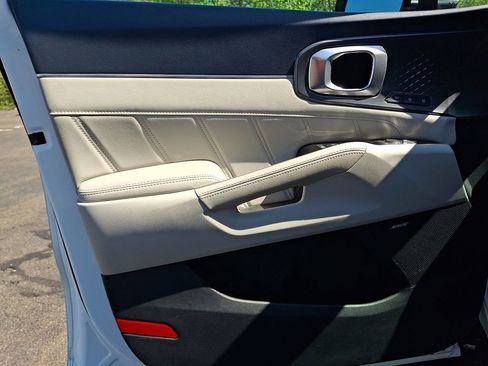 Used 2022 Kia Sorento SX Prestige w/ Panoramic Sunroof Package AWD/4WD image 13