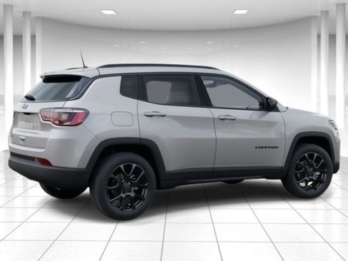 New 2025 Jeep Compass Latitude w/ Sun & Sound Group image 4