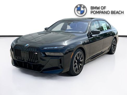 New 2026 BMW i7 M70 AWD/4WD image 3