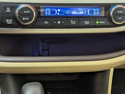 Used 2019 Toyota Highlander Limited image 27