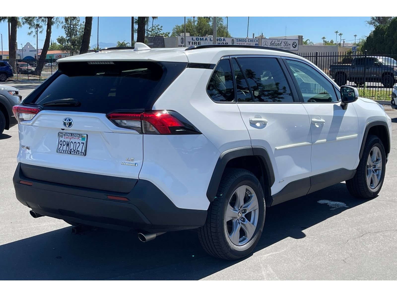 Used 2023 Toyota RAV4 LE AWD/4WD image 7