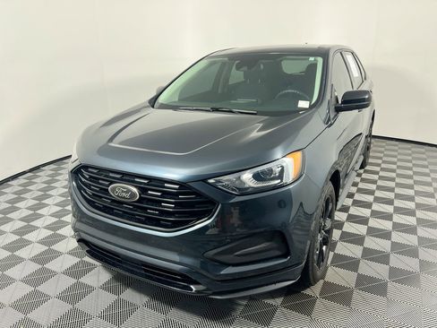 Used 2022 Ford Edge SE w/ Black Appearance Package image 8
