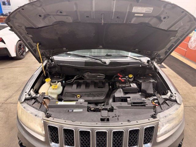 Used 2013 Jeep Compass Latitude AWD/4WD image 25