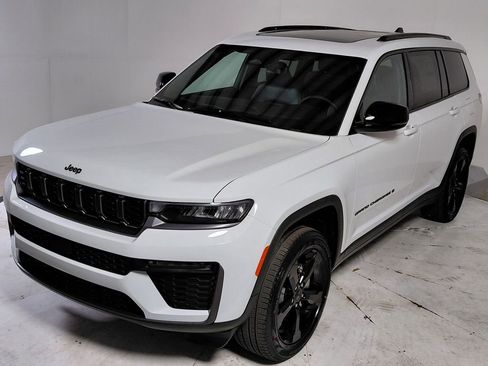 New 2026 Jeep Grand Cherokee L Limited AWD/4WD image 3