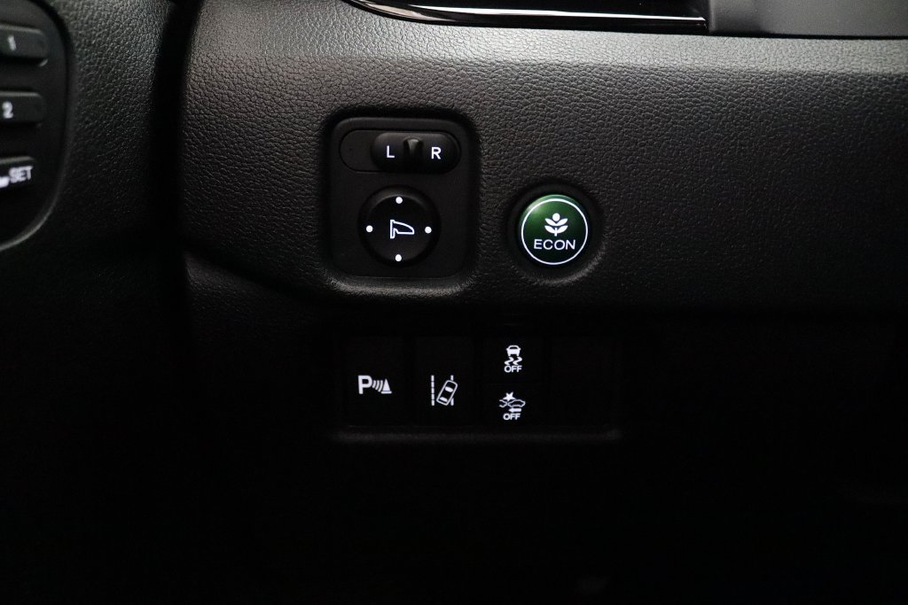 Used 2016 Honda Pilot Touring image 32