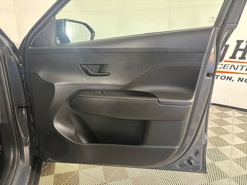 Used 2024 Hyundai Kona SEL image 25