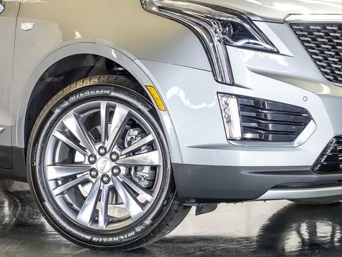 Certified 2025 Cadillac XT5 Premium Luxury w/ LPO, Floor Liner Package FWD image 4