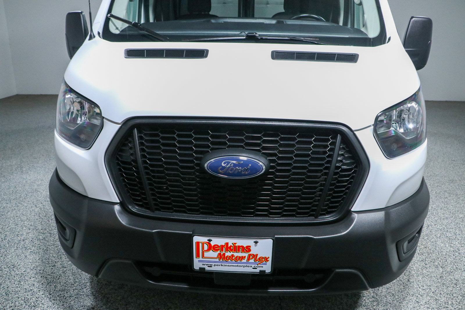 Used 2025 Ford Transit 250 148 Medium Roof w/ Load Area Protection Package RWD image 4