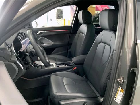 Certified 2025 Audi Q3 2.0T Premium Plus w/ Premium Plus Package image 9