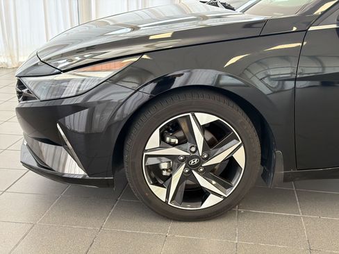 Used 2023 Hyundai Elantra Limited FWD image 11