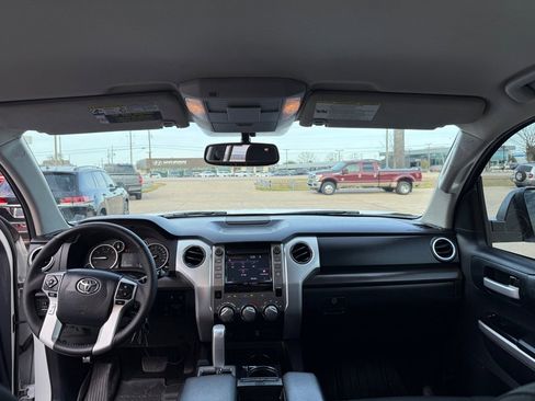 Used 2015 Toyota Tundra SR5 w/ SR5 Upgrade Package RWD image 24