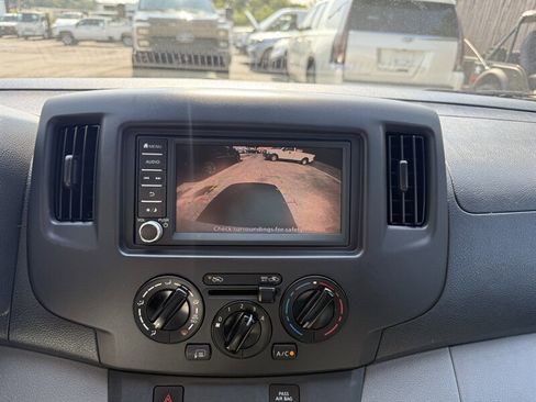 Used 2020 Nissan NV200 SV image 3