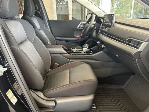 Used 2025 Mitsubishi Outlander ES FWD image 20