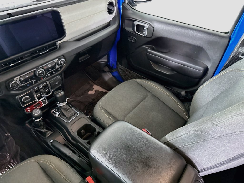Used 2024 Jeep Wrangler Unlimited AWD/4WD image 25