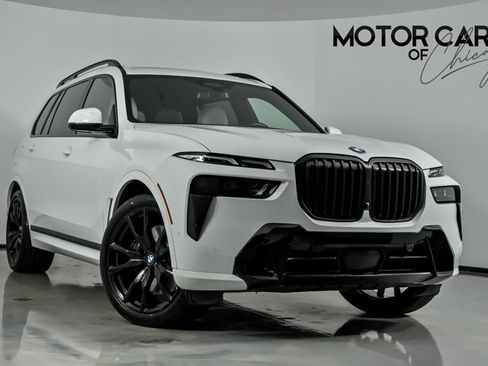 Used 2023 BMW X7 xDrive40i w/ M Sport Package AWD/4WD image 1