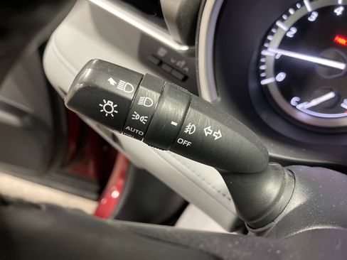 Used 2022 Toyota Highlander XLE image 21