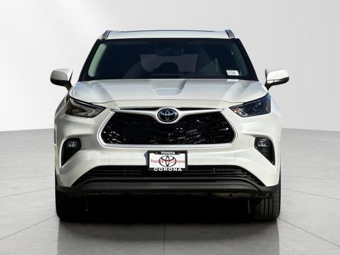 New 2026 Toyota Highlander XLE image 8